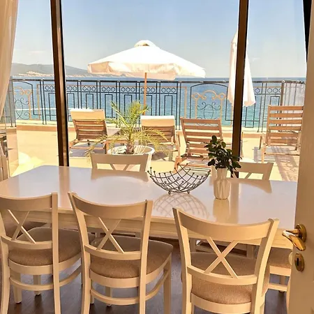 Penthouse Happy Moments * Slăntjev Brjag