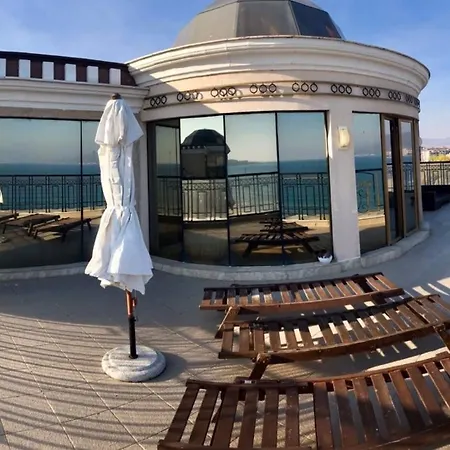 Penthouse Happy Moments شقة *